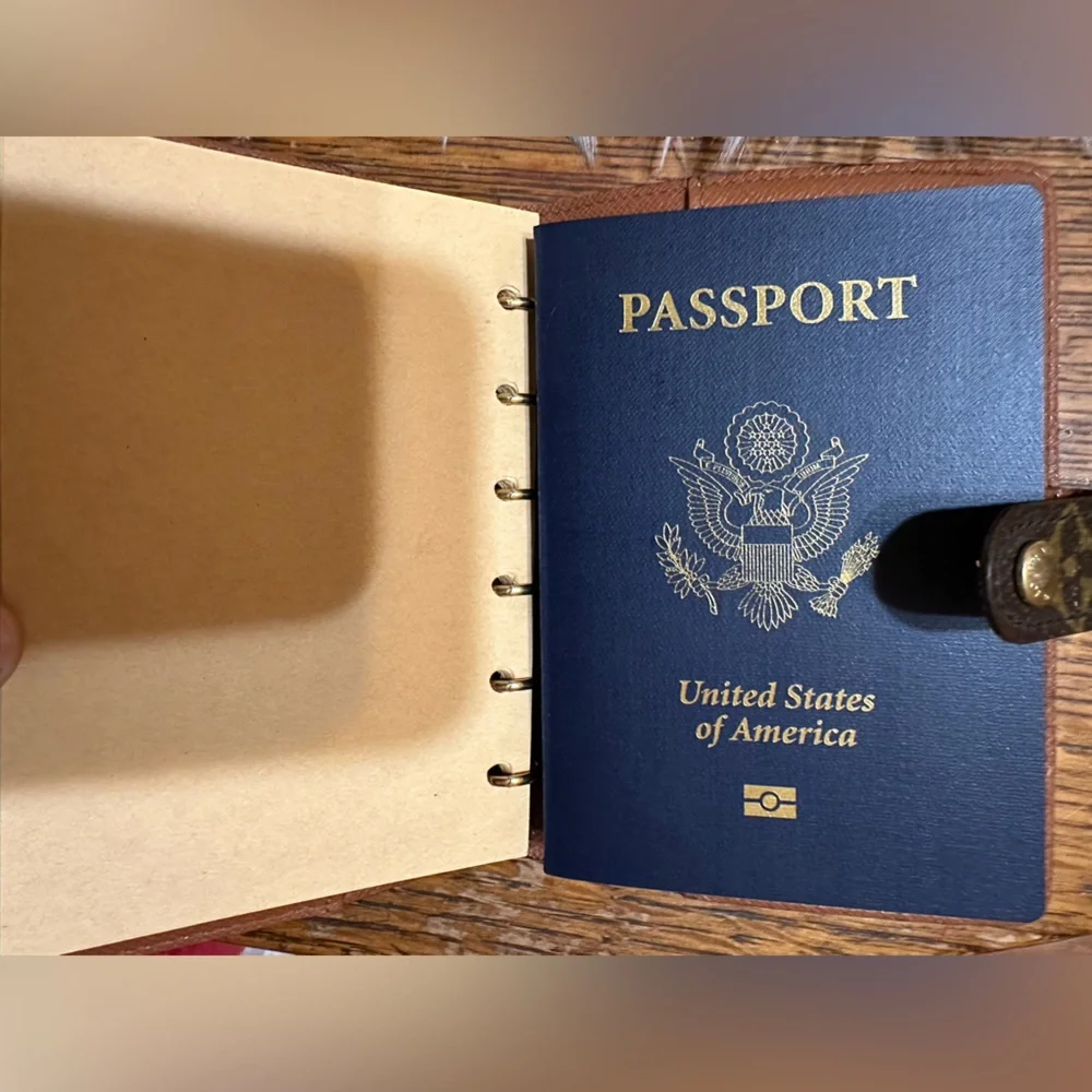 Louis Vuitton Passport Holder Agenda Planner EUC - Picture 3 of 14